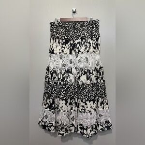 New Directions Gorgeous Black & White Boho Patterned Maxi Skirt EUC! XL